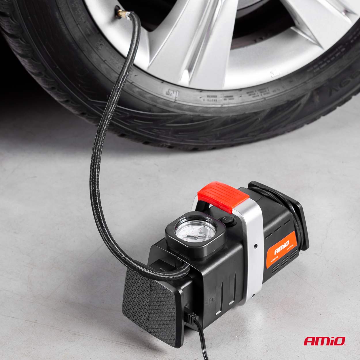 Συμπιεστής 12 V/230 V για φούσκωμα