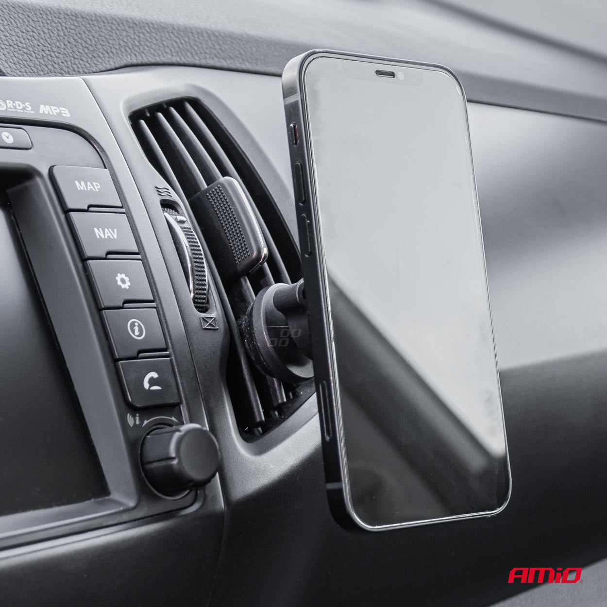 Magnetisk mobilholder til brug i bilen