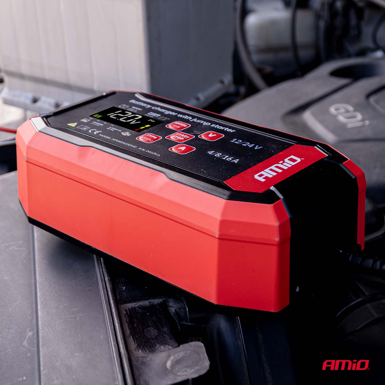 Batterilader med digital visning af opladningsprocessen