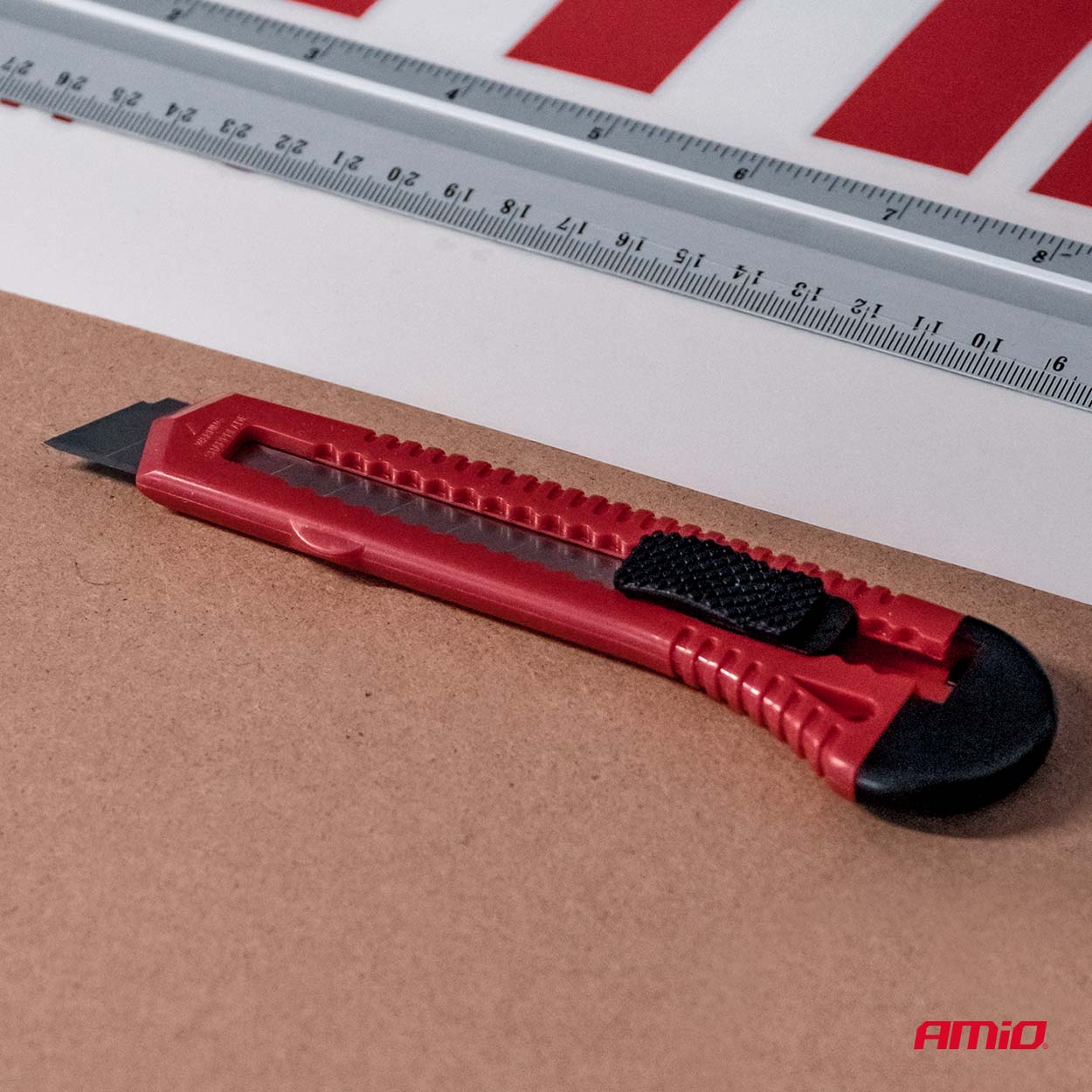 Universalkniv med ergonomisk ABS-håndtag