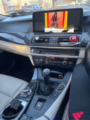BMW 5-Serie GT F07 09-17 - Ράδιο 12,3" με Apple CarPlay και Android Auto τοποθετημένο στο εσωτερικό αυτοκινήτου.