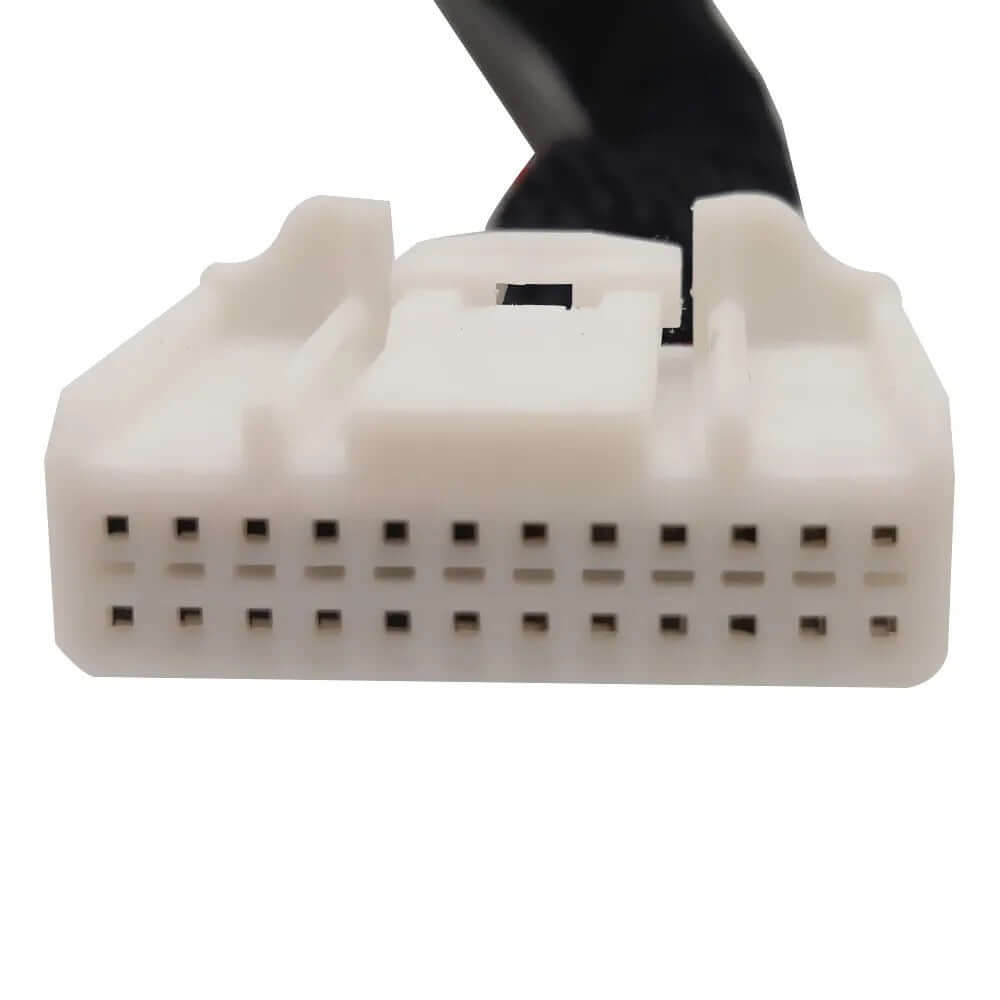 Achteruitrijcamera Dacia (kentekenverlichting) aansluiting met meerdere stekkers en kabels voor installatie van de achteruitrijcamera.