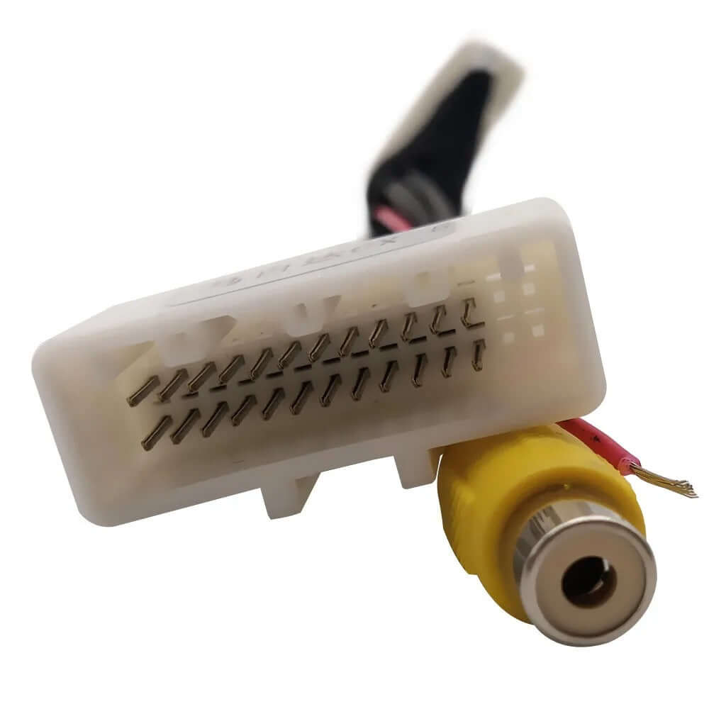 Bakkamera Mazda 2 14-21 tilslutningsstik med gule RCA-kontakt til videooutput.